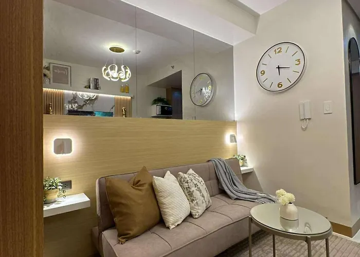 Red Luxe Haven Comfy Stay, Netflix And Fast Wifi Ready Манила