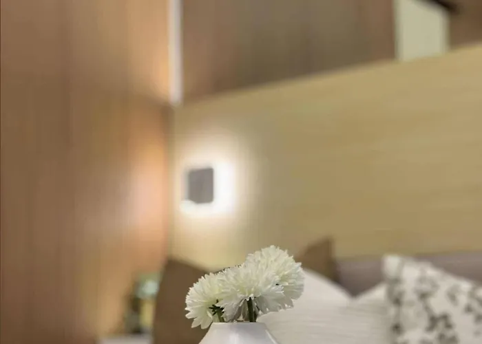Red Luxe Haven Comfy Stay, Netflix And Fast Wifi Ready Дом отдыха
