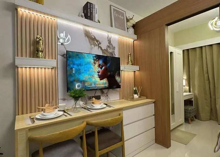 Дом отдыха Red Luxe Haven Comfy Stay, Netflix And Fast Wifi Ready *