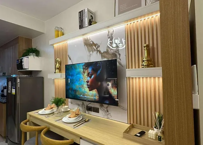 Red Luxe Haven Comfy Stay, Netflix And Fast Wifi Ready Дом отдыха