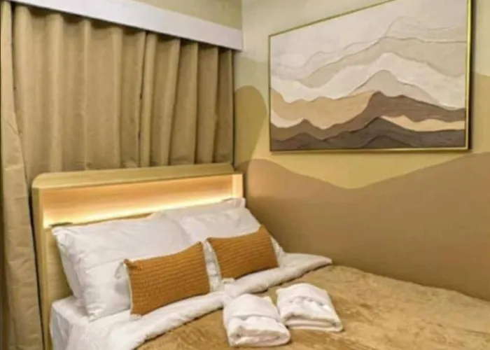 Red Luxe Haven Comfy Stay, Netflix And Fast Wifi Ready Манила