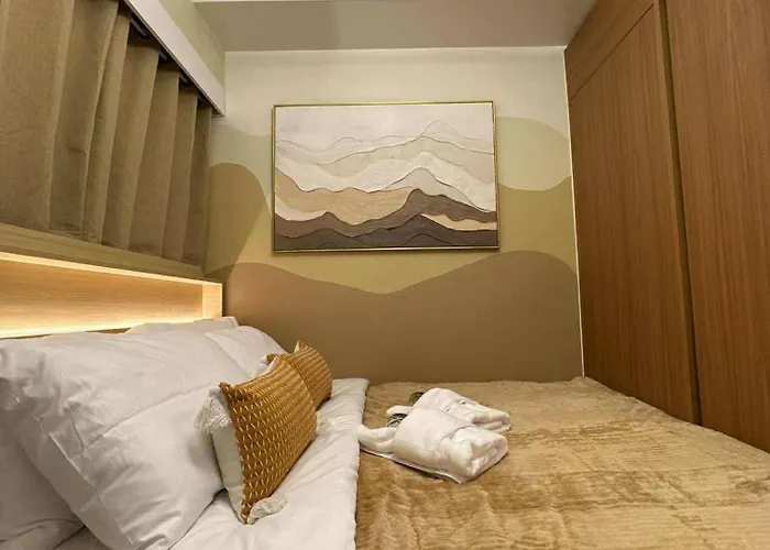 Дом отдыха Red Luxe Haven Comfy Stay, Netflix And Fast Wifi Ready Манила