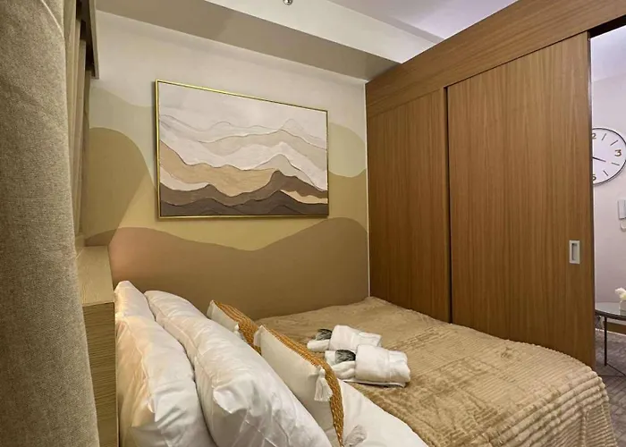 Red Luxe Haven Comfy Stay, Netflix And Fast Wifi Ready Дом отдыха *