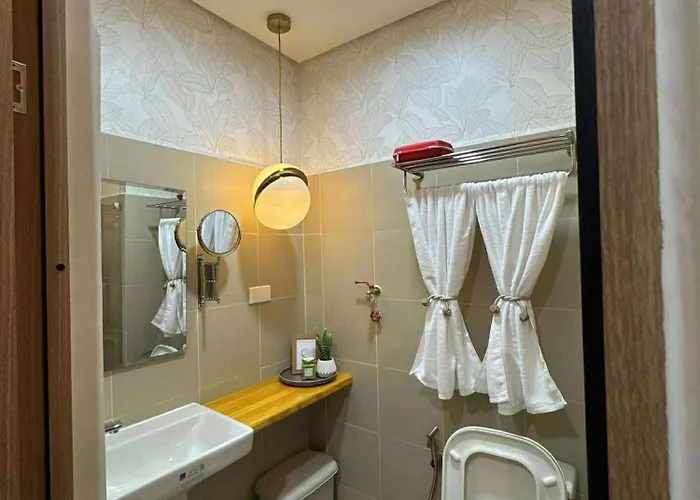 Red Luxe Haven Comfy Stay, Netflix And Fast Wifi Ready