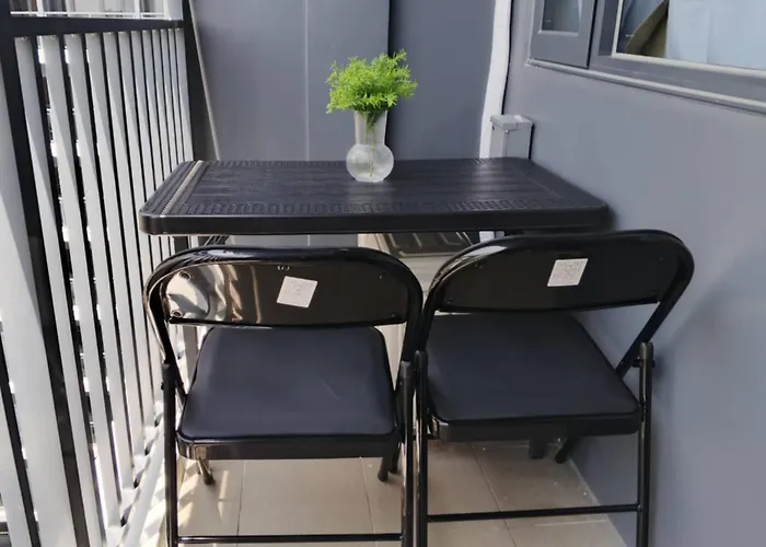 Red Luxe Haven Comfy Stay, Netflix And Fast Wifi Ready Дом отдыха