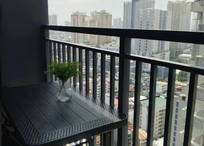 Red Luxe Haven Comfy Stay, Netflix And Fast Wifi Ready *