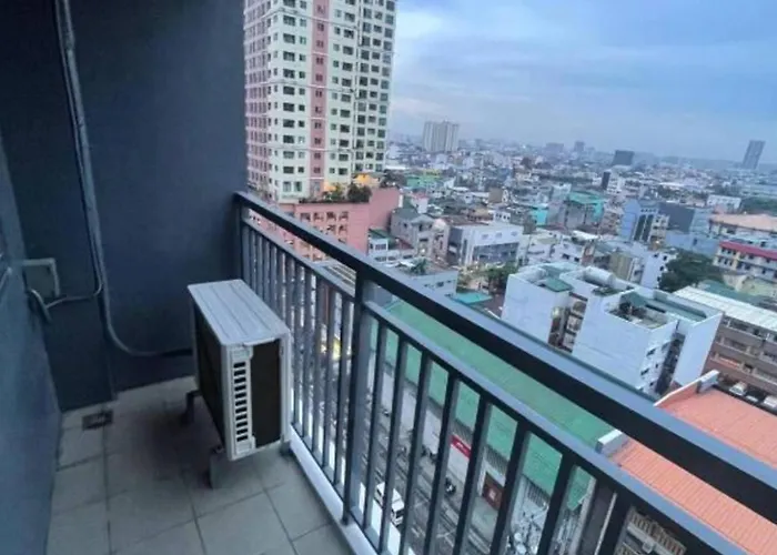 Red Luxe Haven Comfy Stay, Netflix And Fast Wifi Ready *