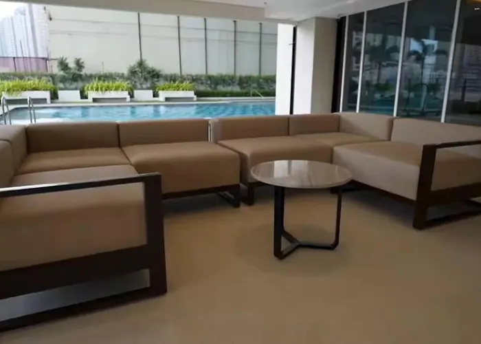Red Luxe Haven Comfy Stay, Netflix And Fast Wifi Ready *